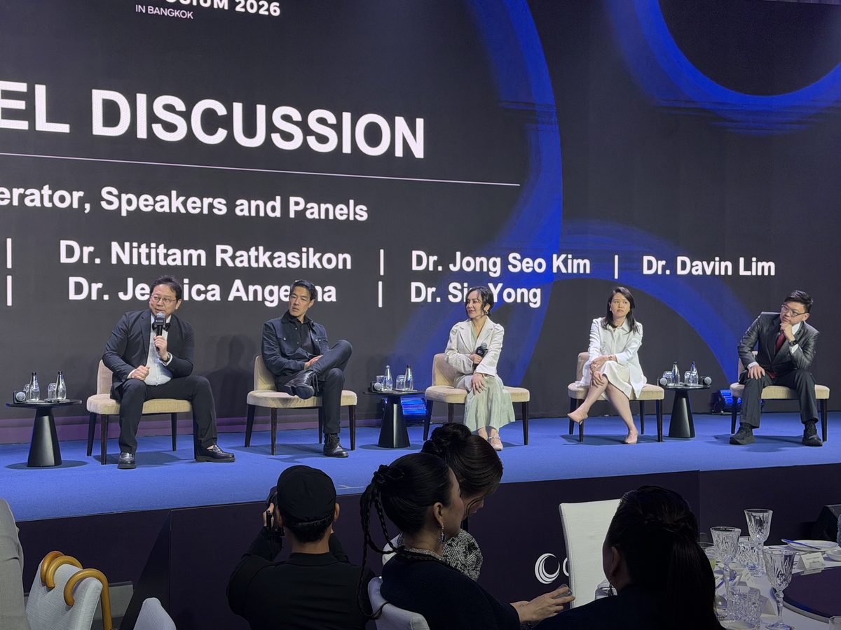 VF Lift panel discussion — Dr Sin Yong with Dr Davin Lim and international KOLs at CLASSYS APAC 2026